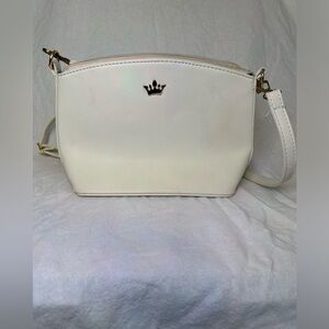 Imperial Crown small casual small white handbag